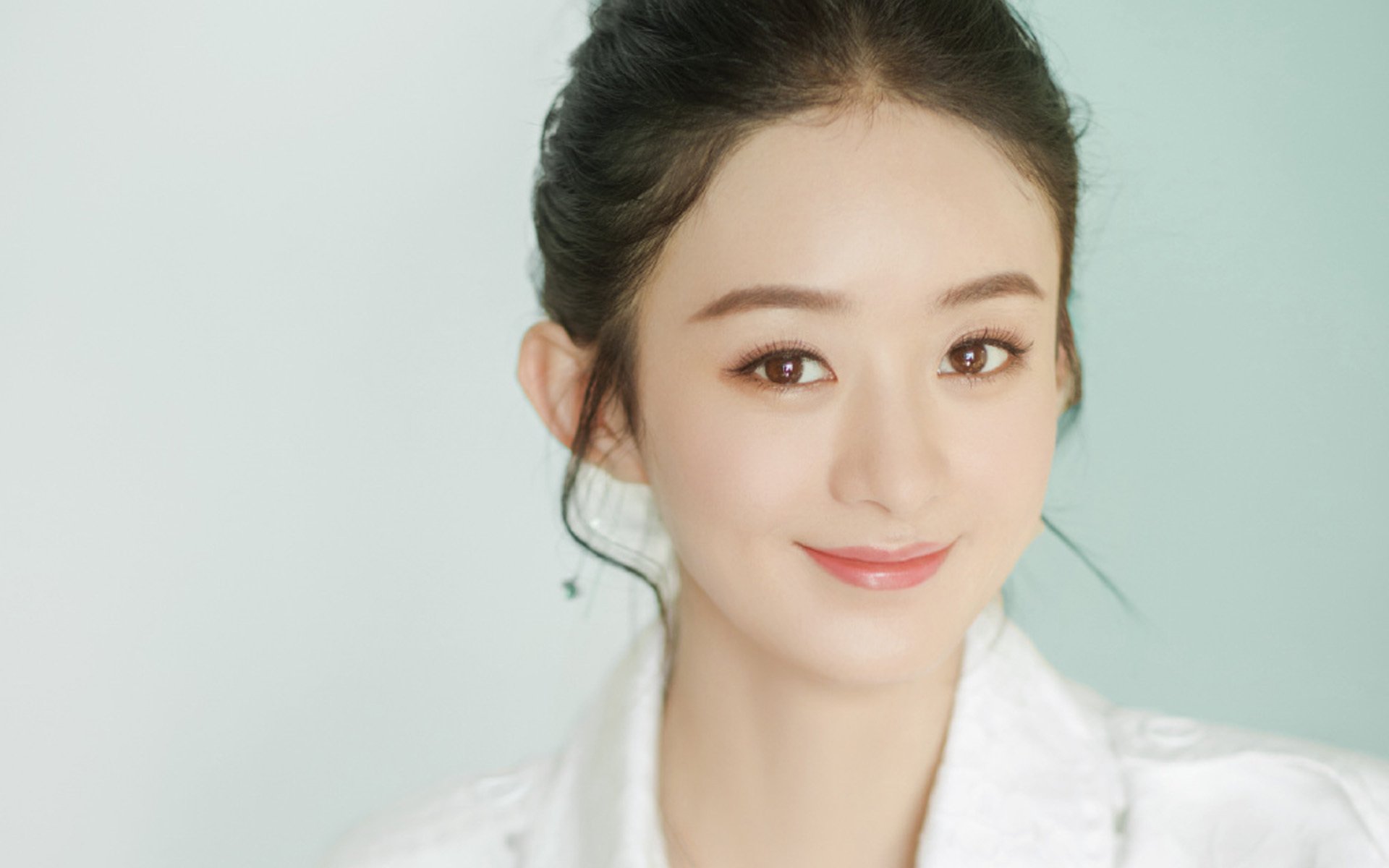 足球慈善义赛筹款破纪录,社会反响热烈,足球捐赠